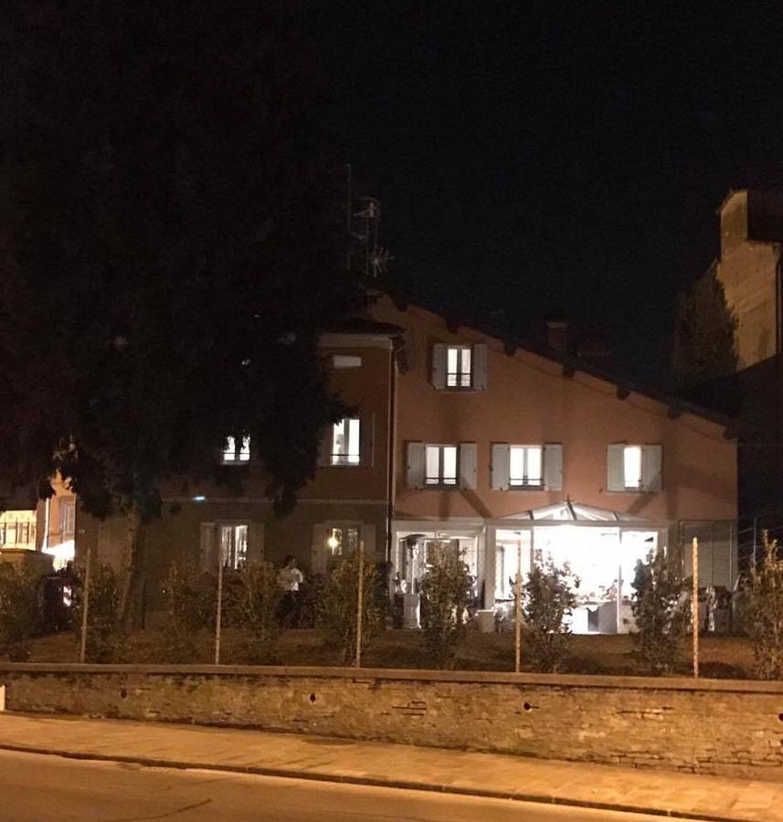 Rossodivino Hotel Cavriago Kültér fotó